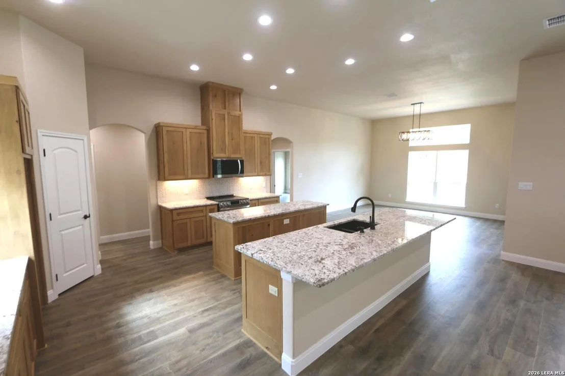 Photo of 193 Oak Fields Dr