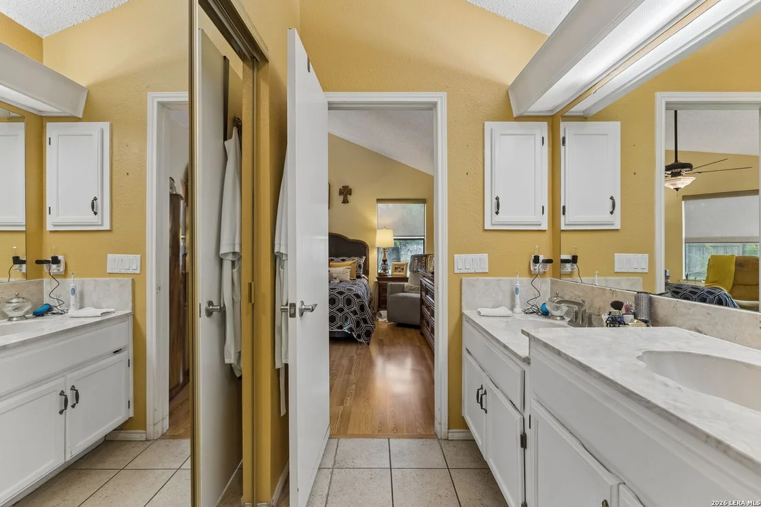 Photo of 14902 Oak Summit