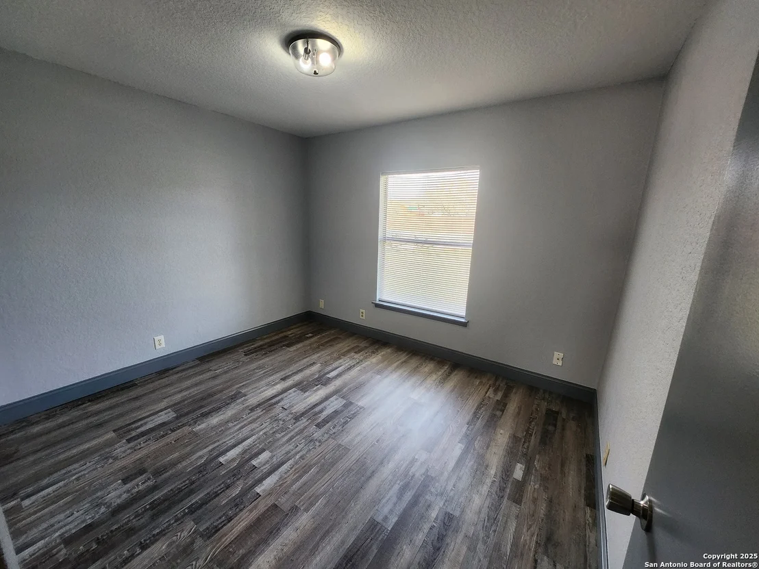Photo of 918 ROLLING ROCK DR