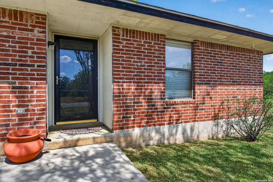 Photo of 325 WENDY LN