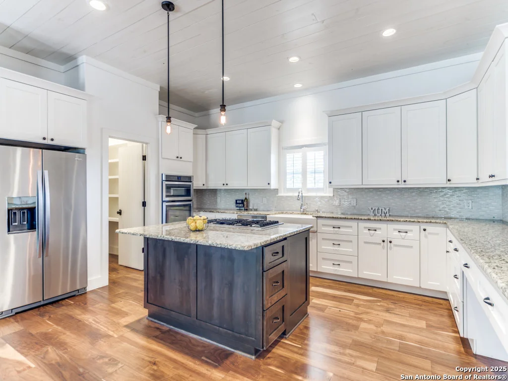 Photo of 2521 Bay Hill