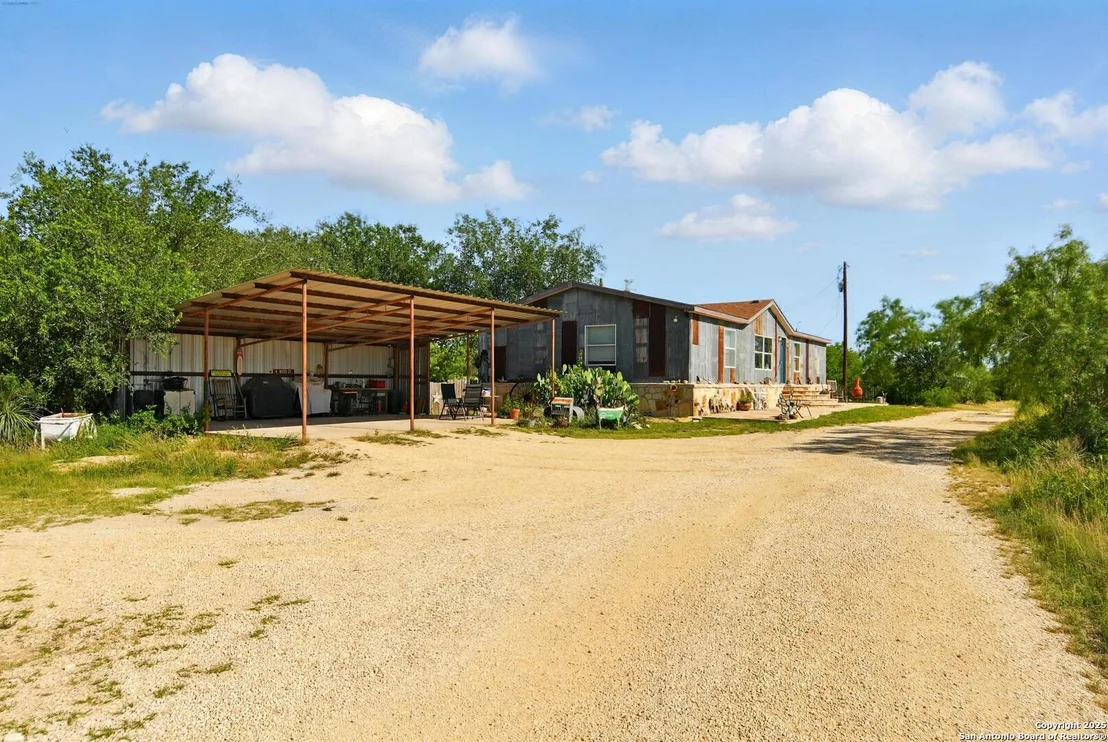 Photo of 344 E CR 341