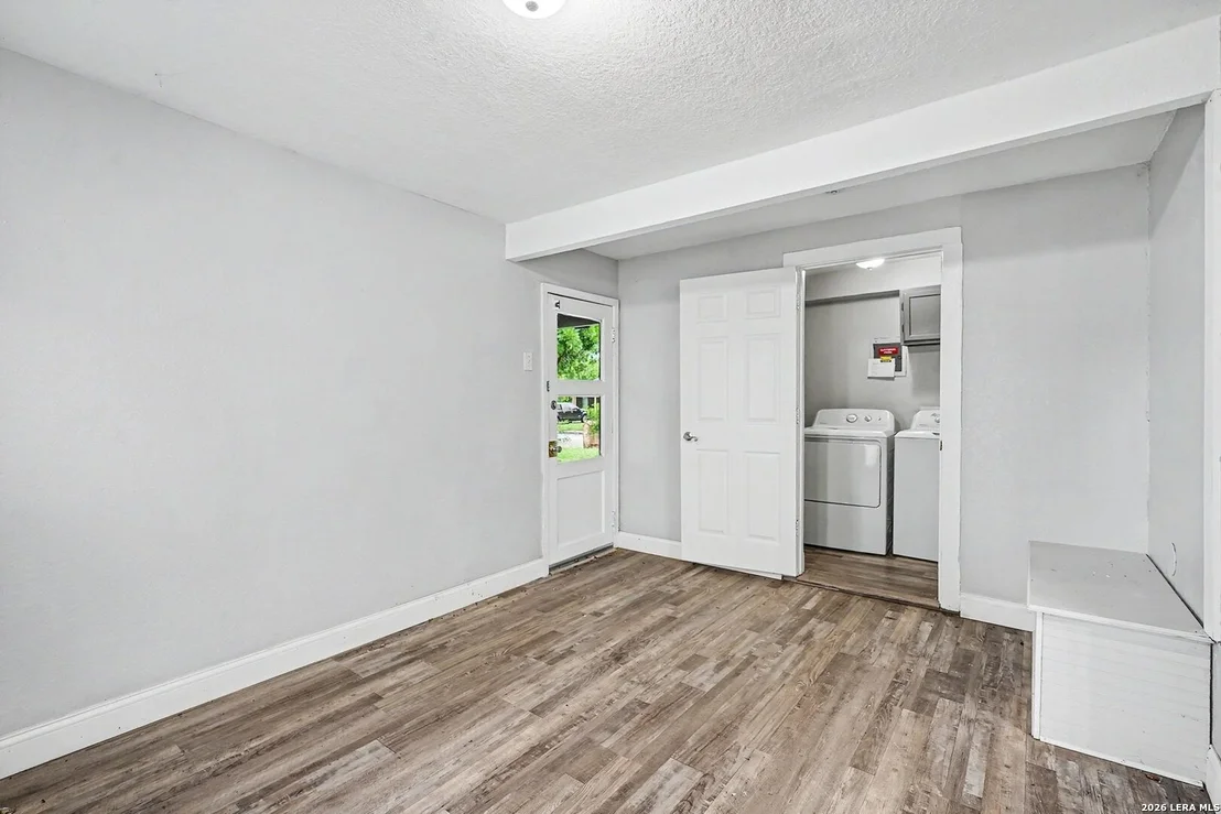 Photo of 3606 Versailles Dr