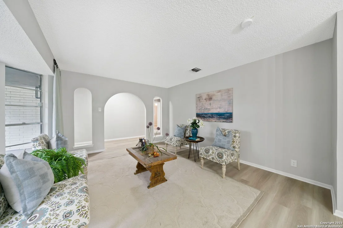 Photo of 518 SUNHAVEN DR
