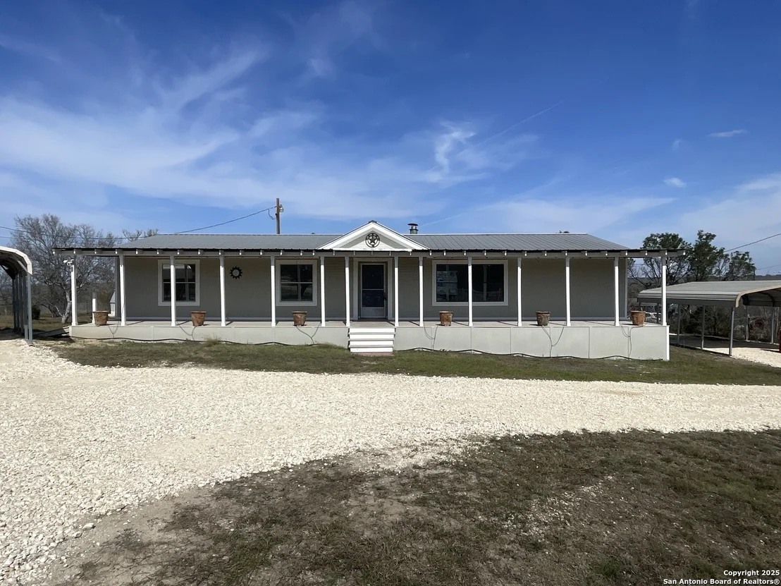 Photo of 914 COUNTY ROAD 4511