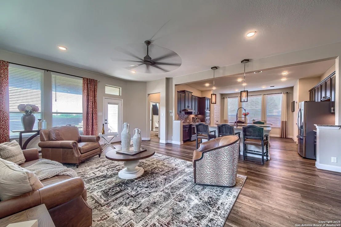 Photo of 950 Lone Cypress