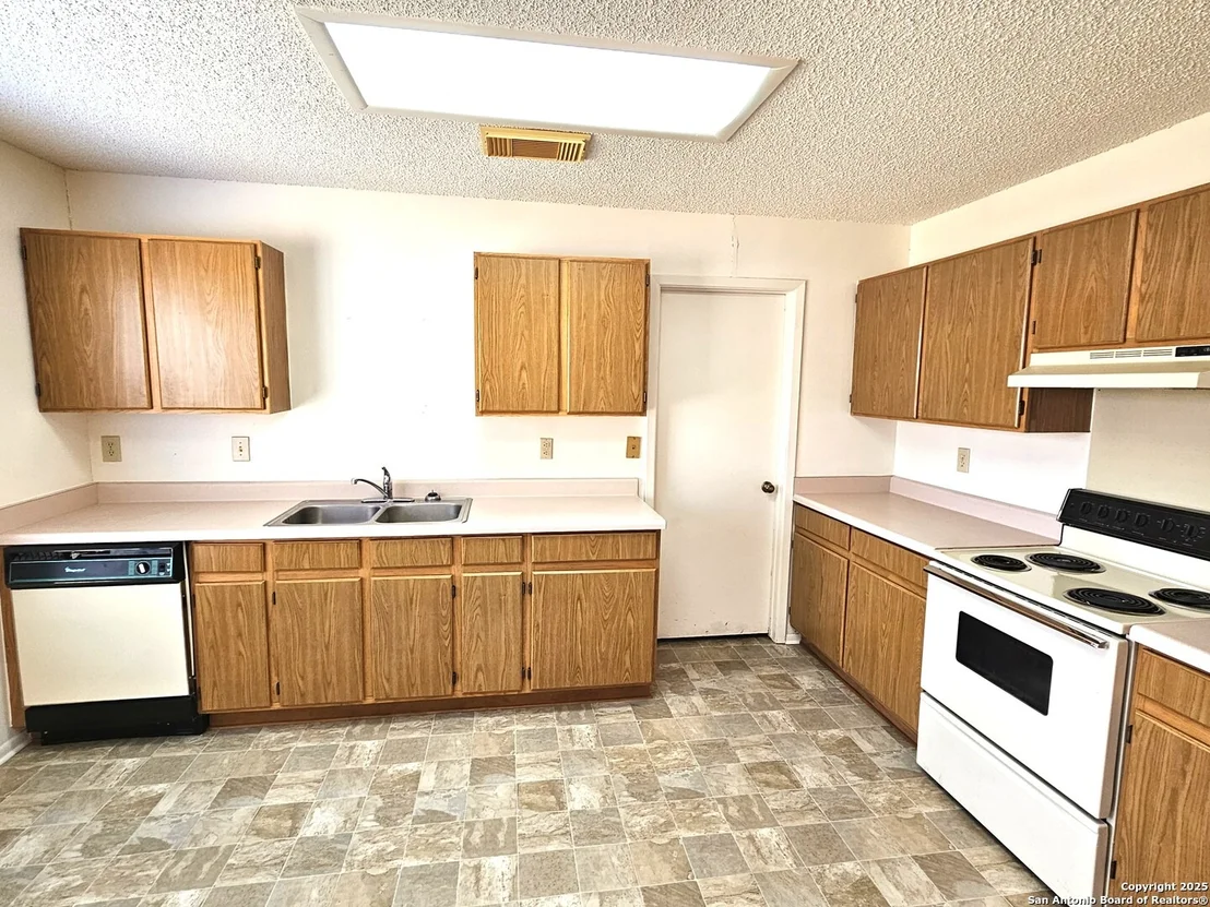 Photo of 6671 SNOW MEADOW