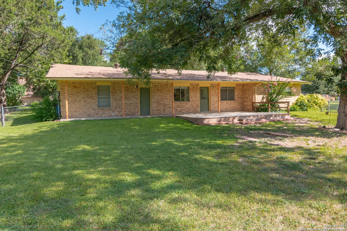 Photo of 129 NUECES LN