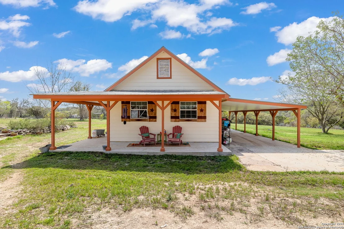 Photo of 404 Lake Rd