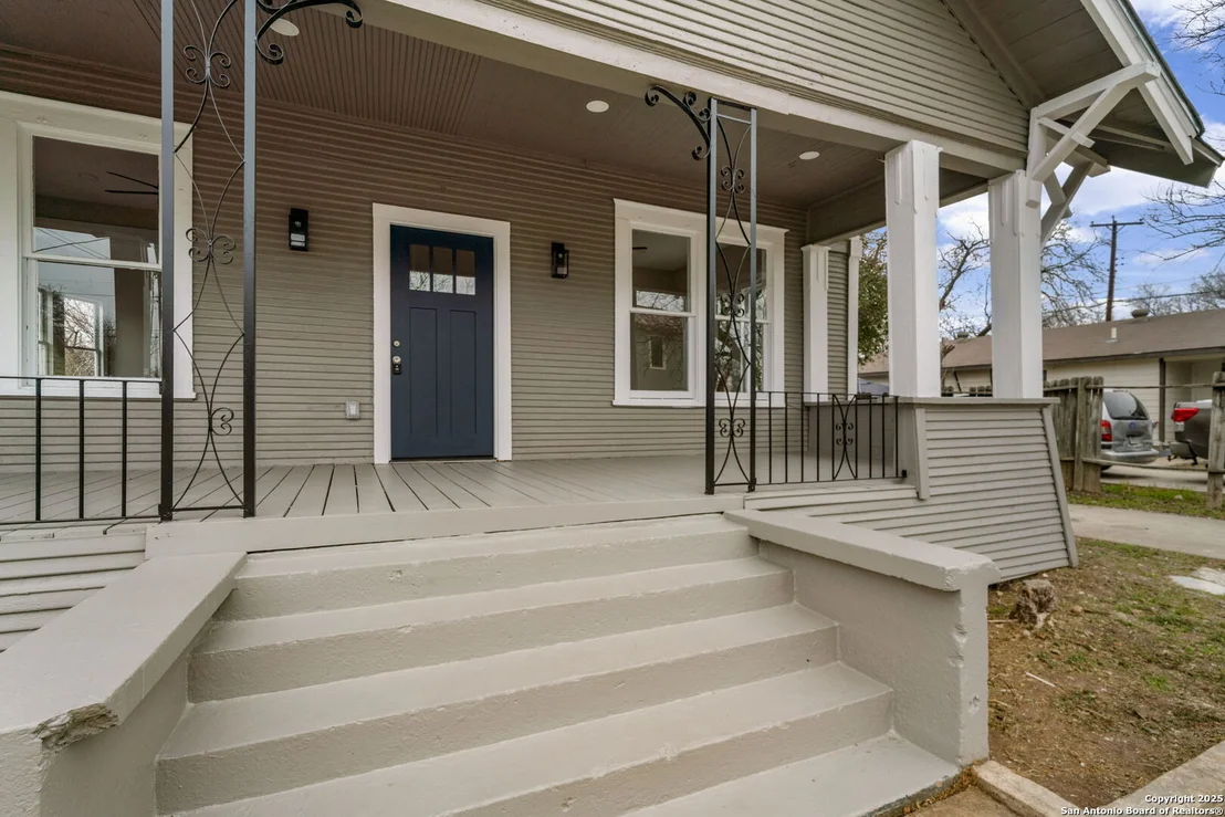 Photo of 239 NELSON AVE