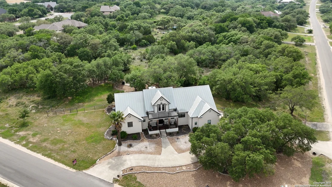 Photo of 725 Winding View