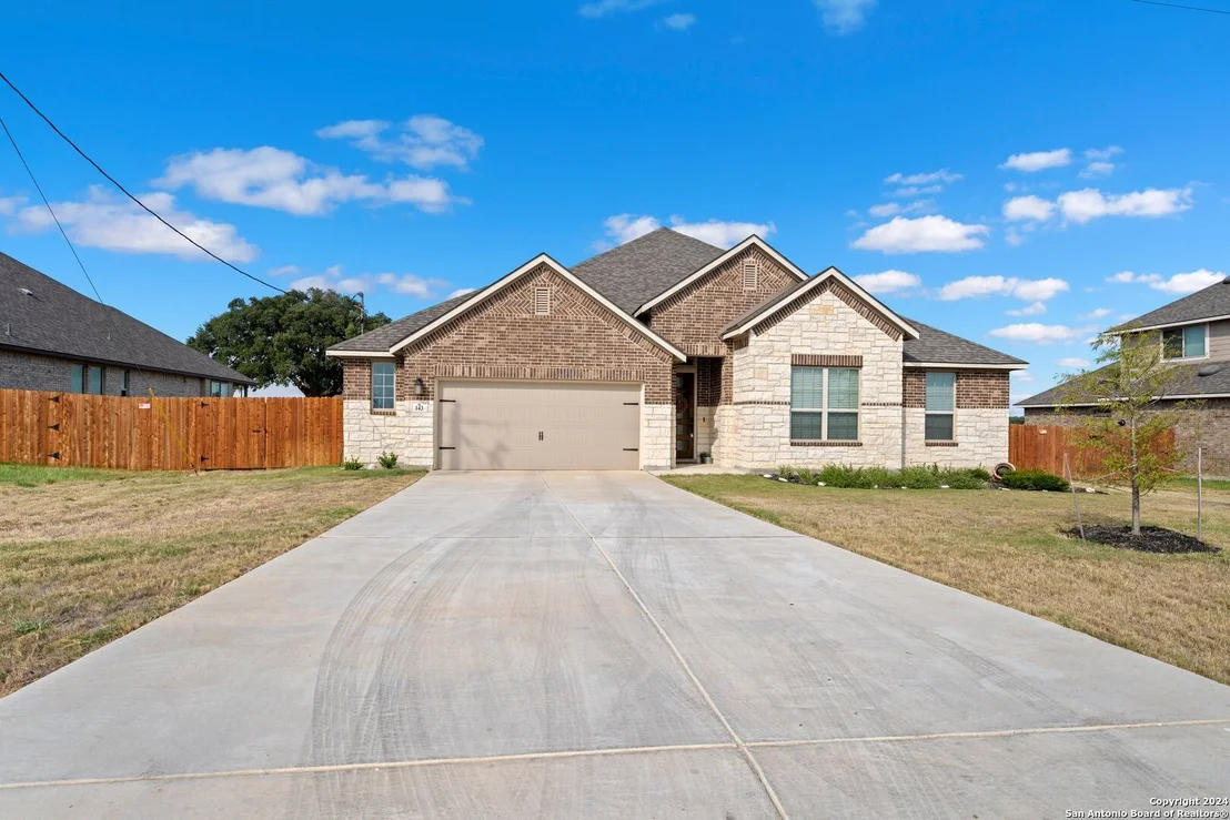 Photo of 143 Arched Oak Loop