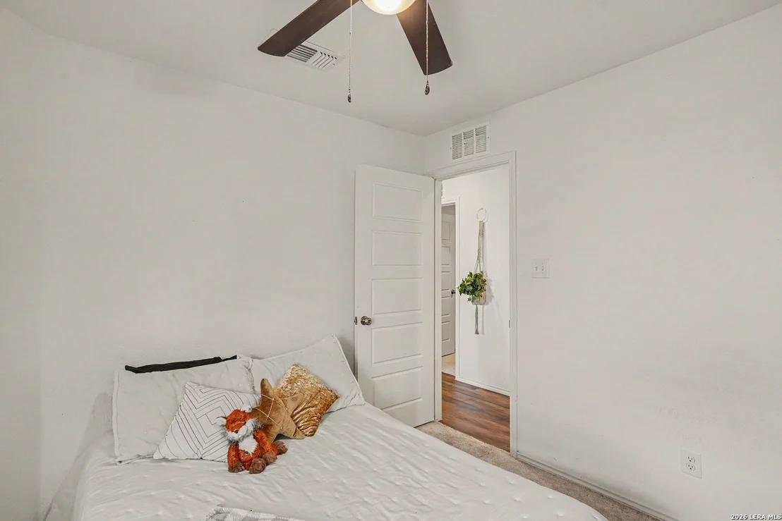Photo of 105 Twin Swan Dr