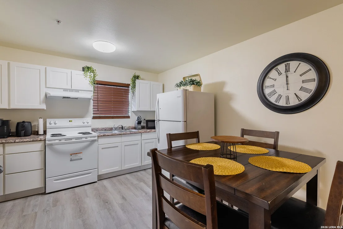 Photo of Unit UNIT23 at 391 Riverside