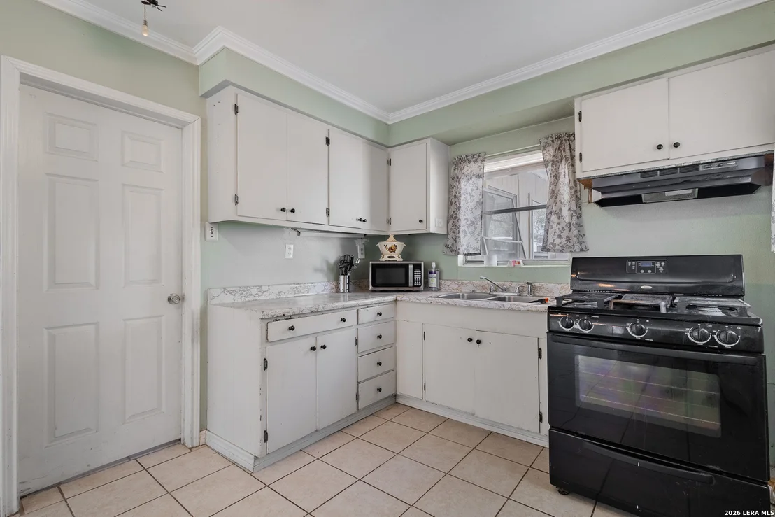 Photo of 819 N Comal