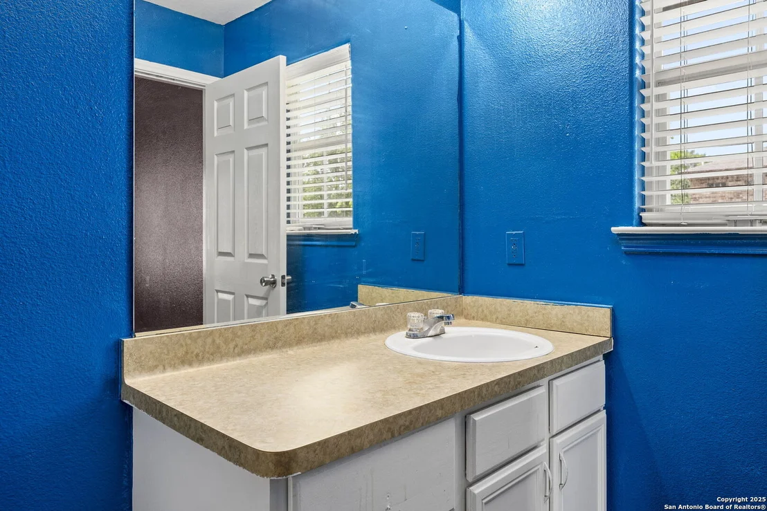 Photo of 5927 Tree View