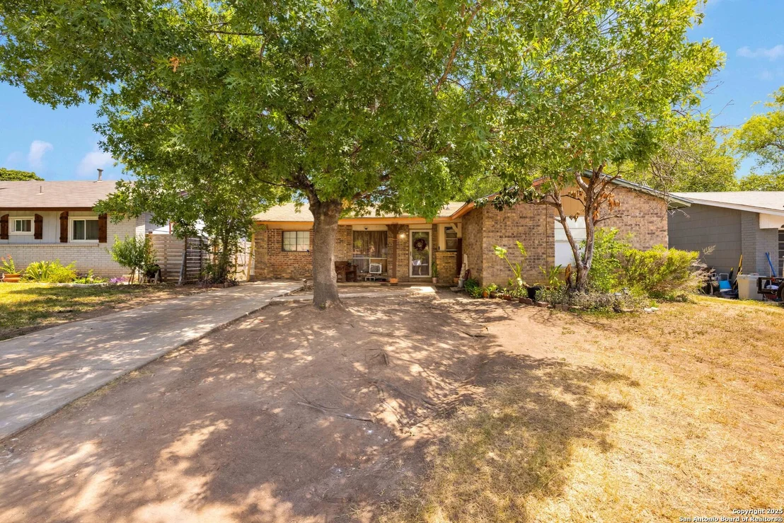 Photo of 6718 Pear Tree