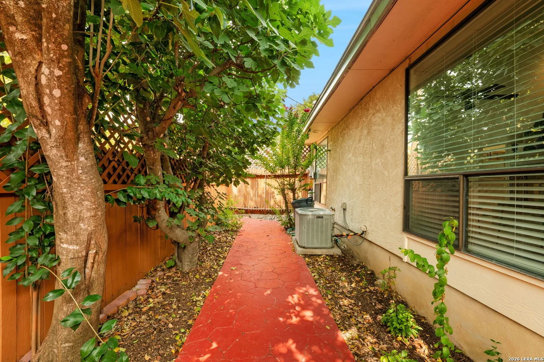 Photo of 2902 Spring Bend