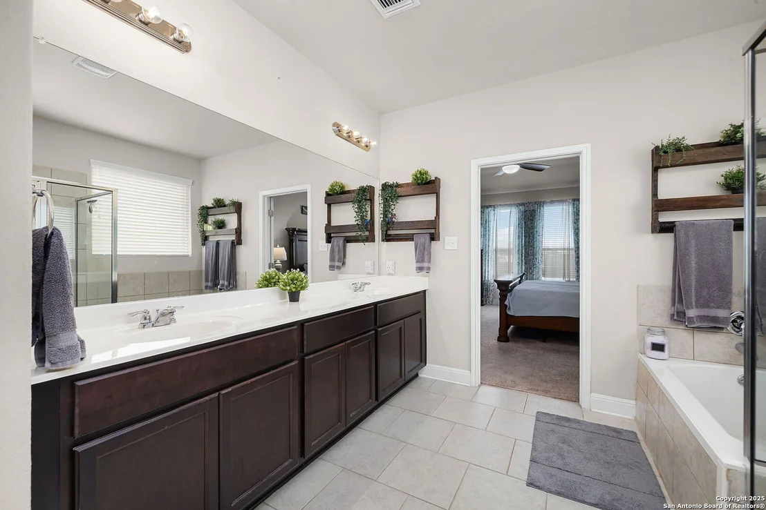 Photo of 124 White Rock