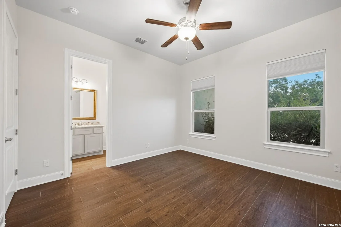 Photo of 112 ROLLING VIEW DR