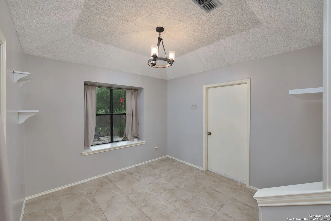 Photo of 9231 Saint Ives