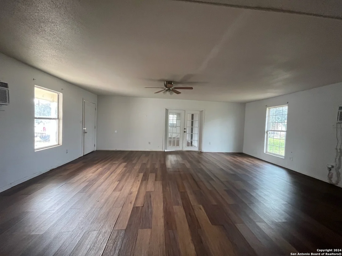 Photo of 218 W White St.
