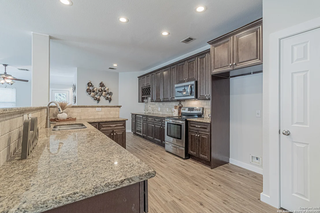 Photo of 5200 Columbia