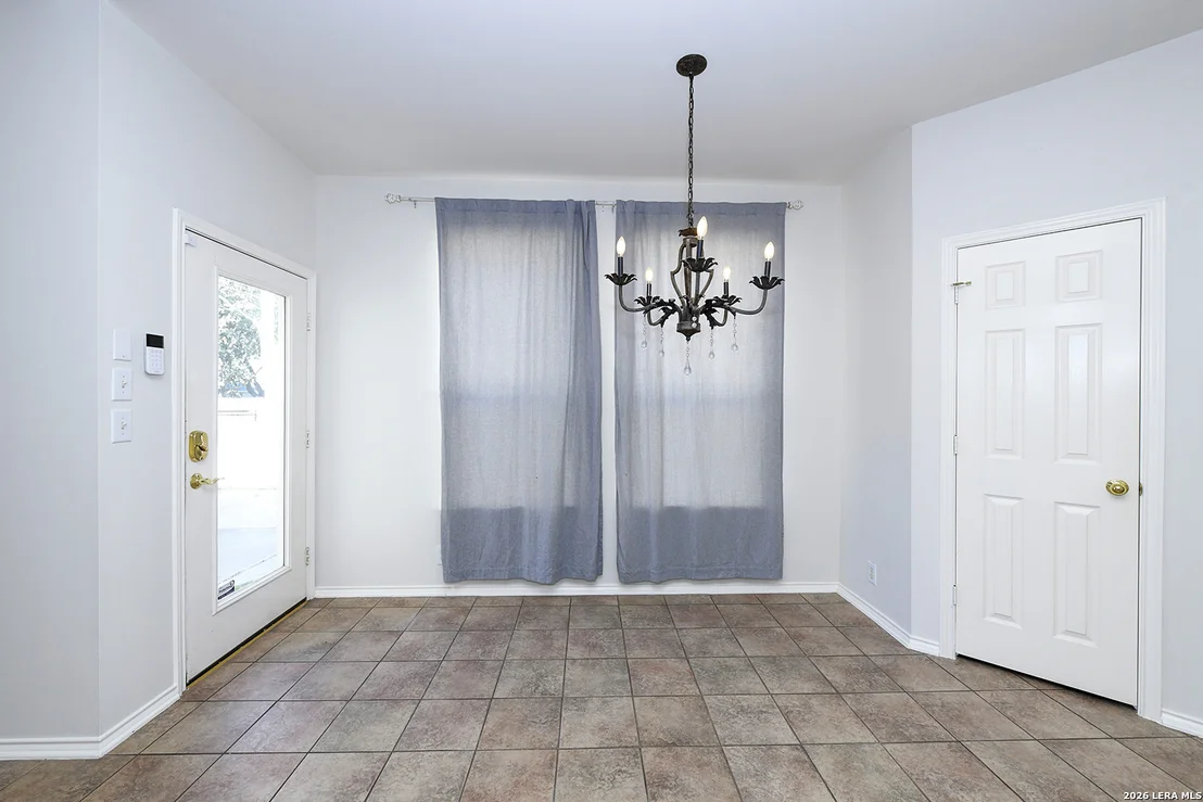 Photo of 1712 Oak Path