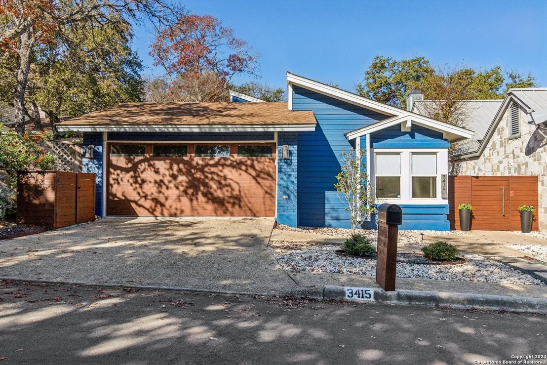 Photo of 3415 River Way