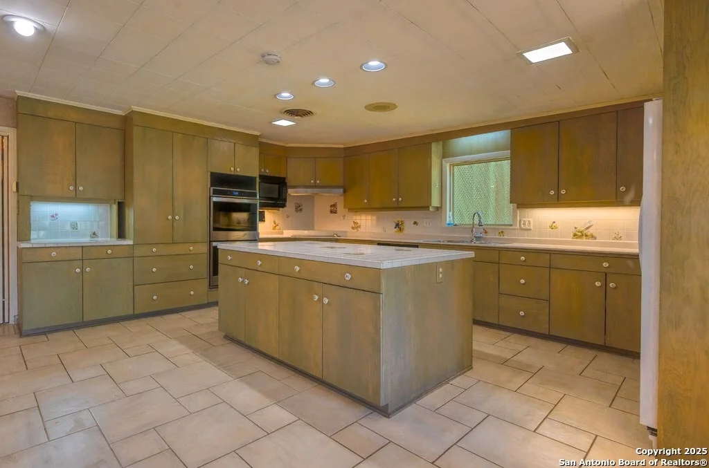 Photo of 52 Encino Loma
