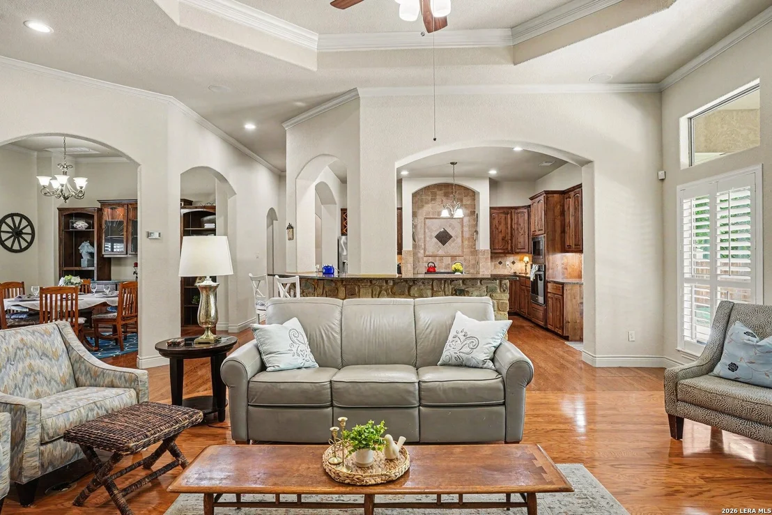 Photo of 233 MEADOWLARK LN