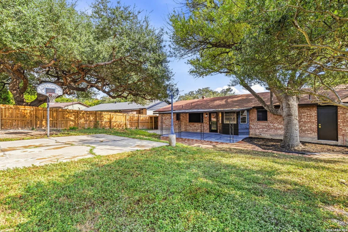 Photo of 6707 FOREST GRV