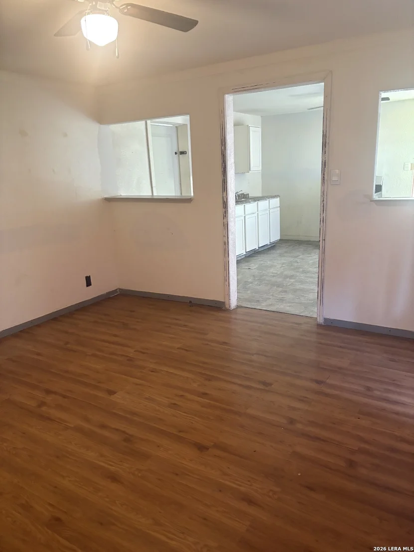 Photo of 1220 Romero