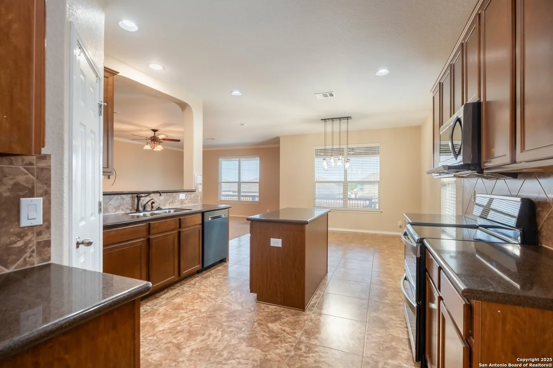 Photo of 11507 Cardinal Sky