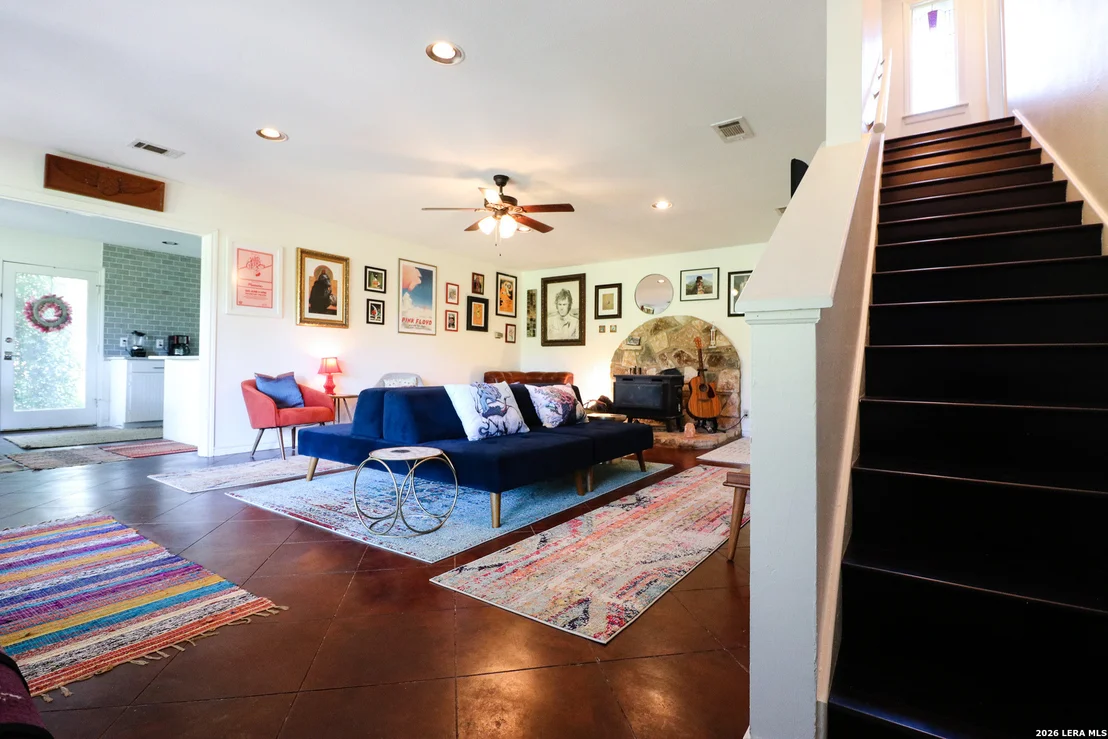 Photo of 810 Oakwood