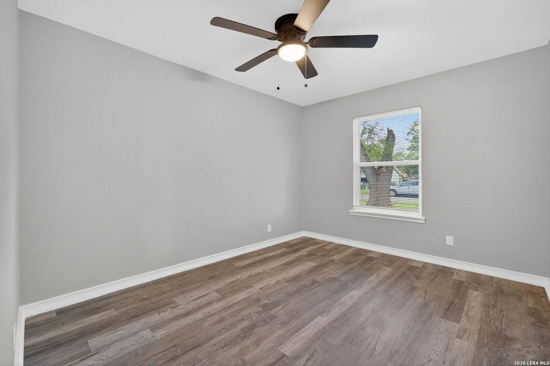 Photo of 5871 Castle Lk