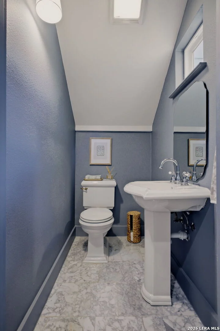 Photo of 301 OGDEN LN