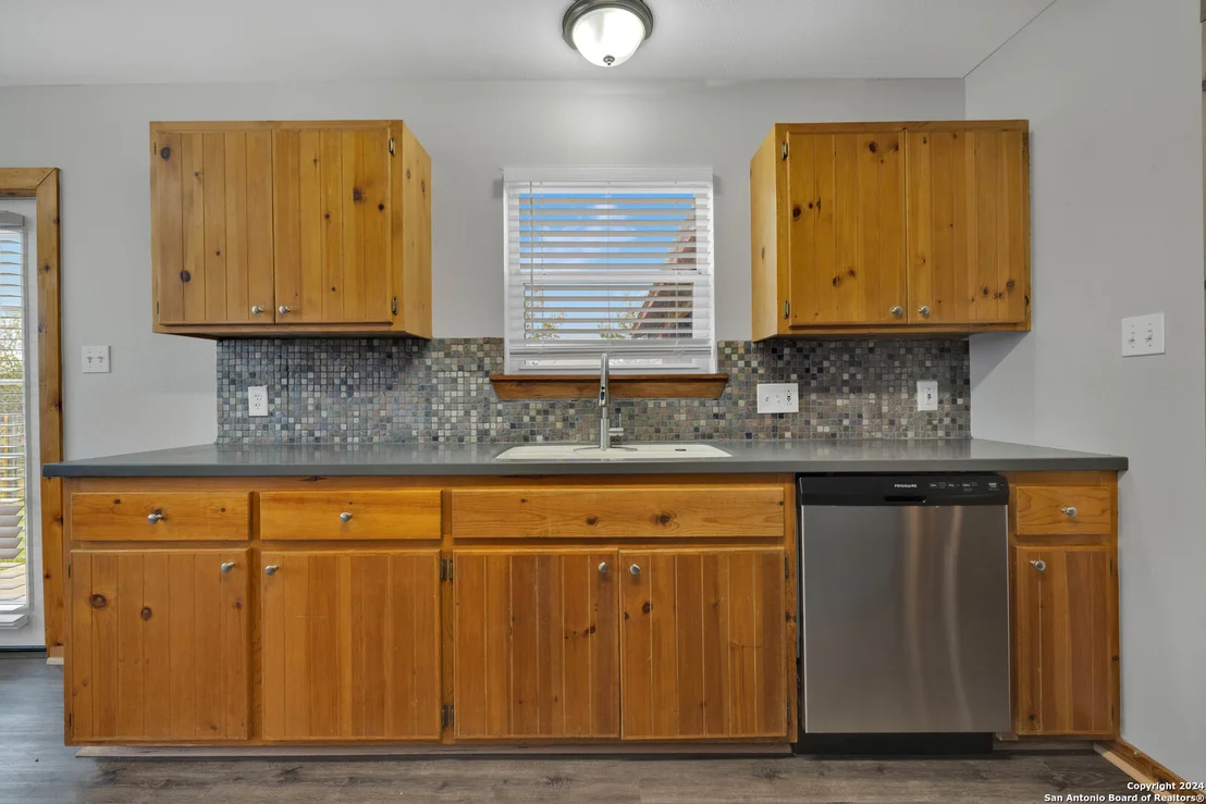 Photo of 105 BROWN SADDLE CIR
