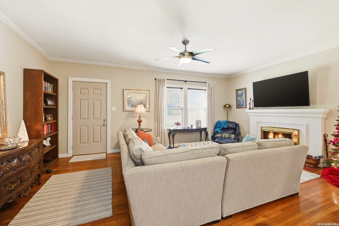 Photo of 237 THORAIN BLVD