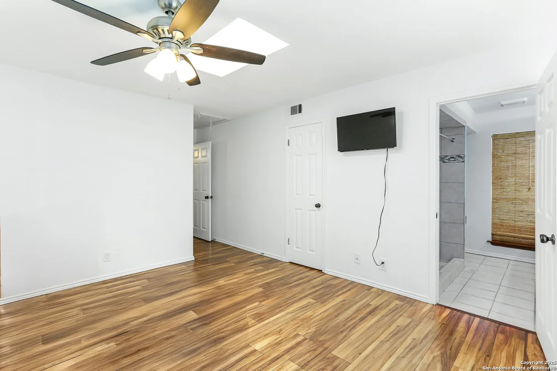 Photo of Unit 236 at 8633 Datapoint