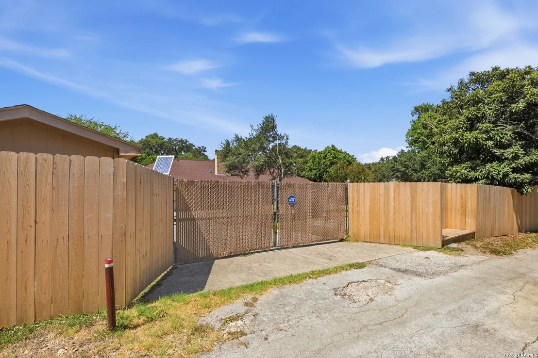 Photo of 102 IRONGATE RD