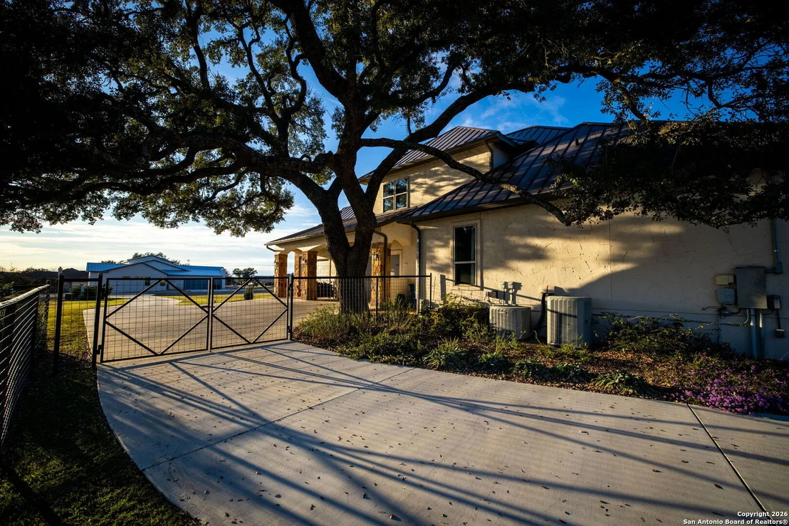 Photo of 1190 Sapling Spring