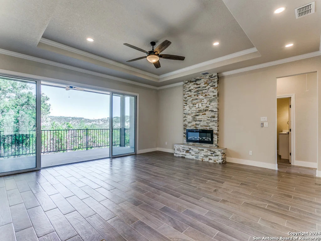 Photo of 929 MOONLIGHT DR