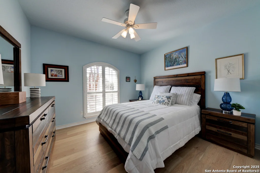 Photo of 2390 FRONTIER