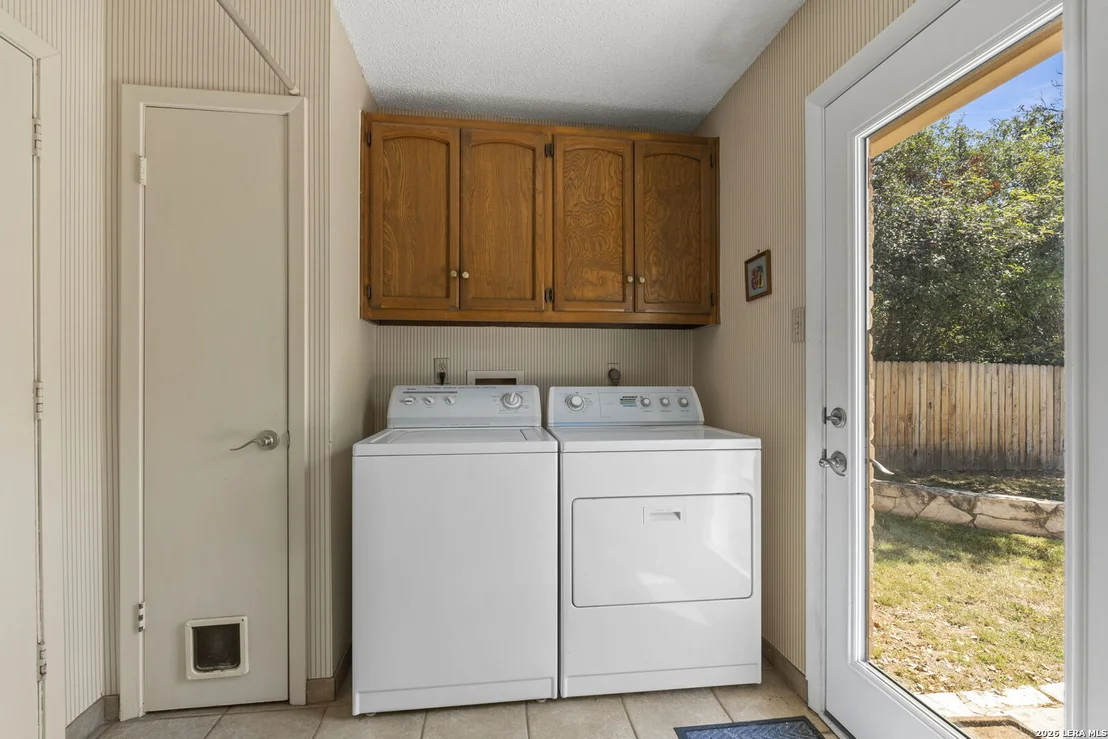 Photo of 2422 Shadow Cliff St