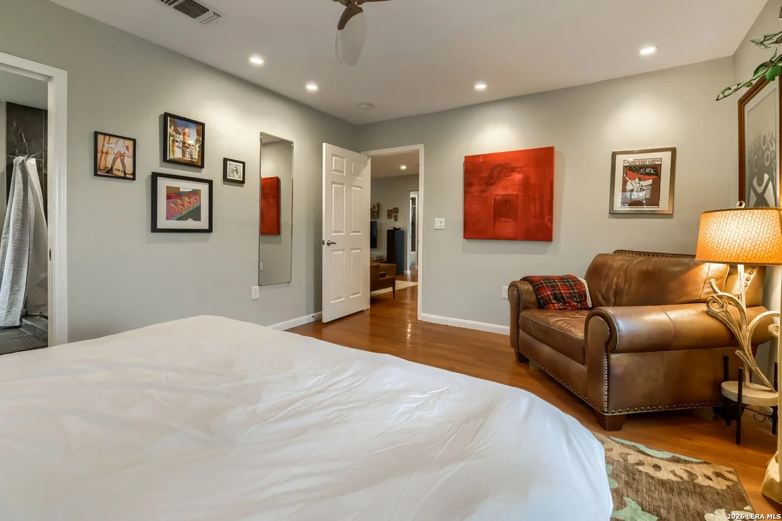 Photo of 527 Eleanor Ave