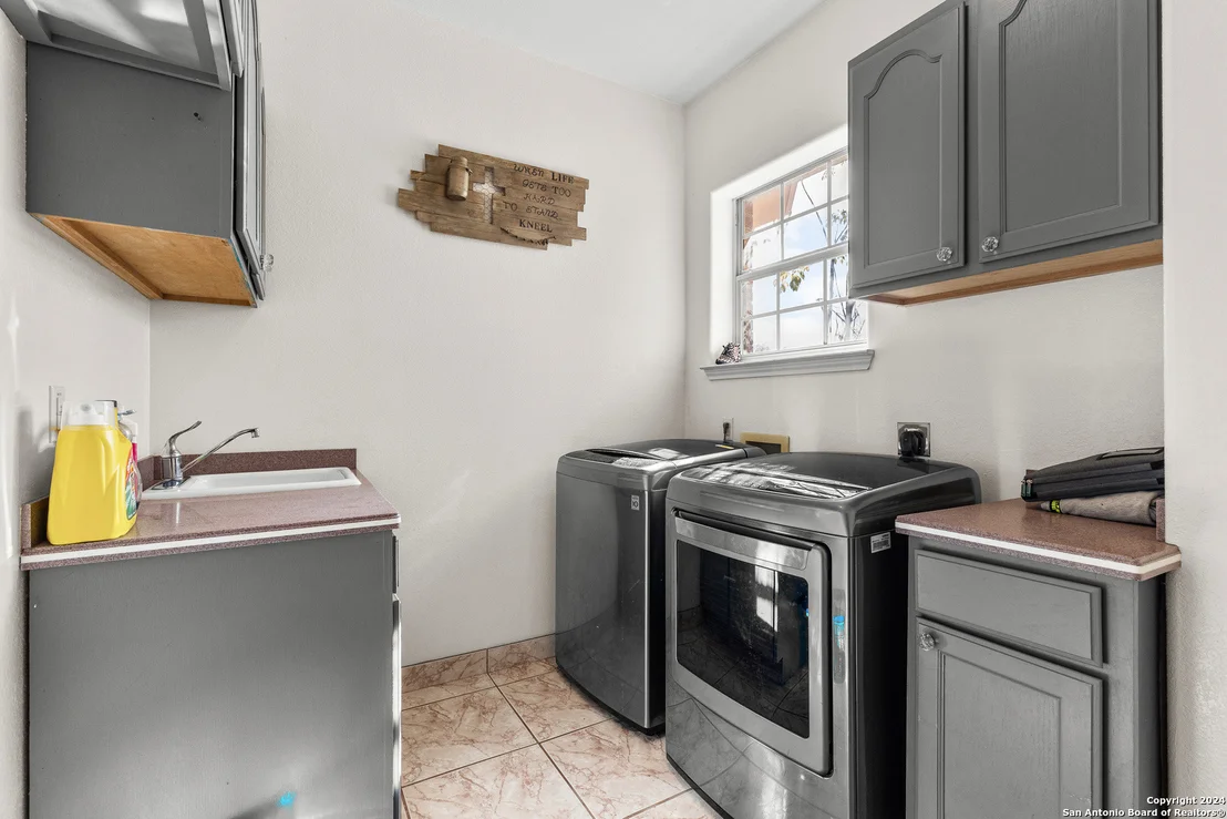 Photo of 125 HIGH MEADOW DR