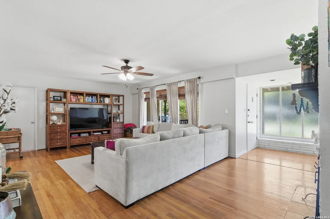Photo of 1105 N Park