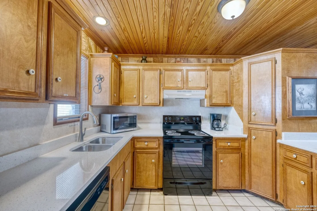 Photo of 31 LAUREL LN