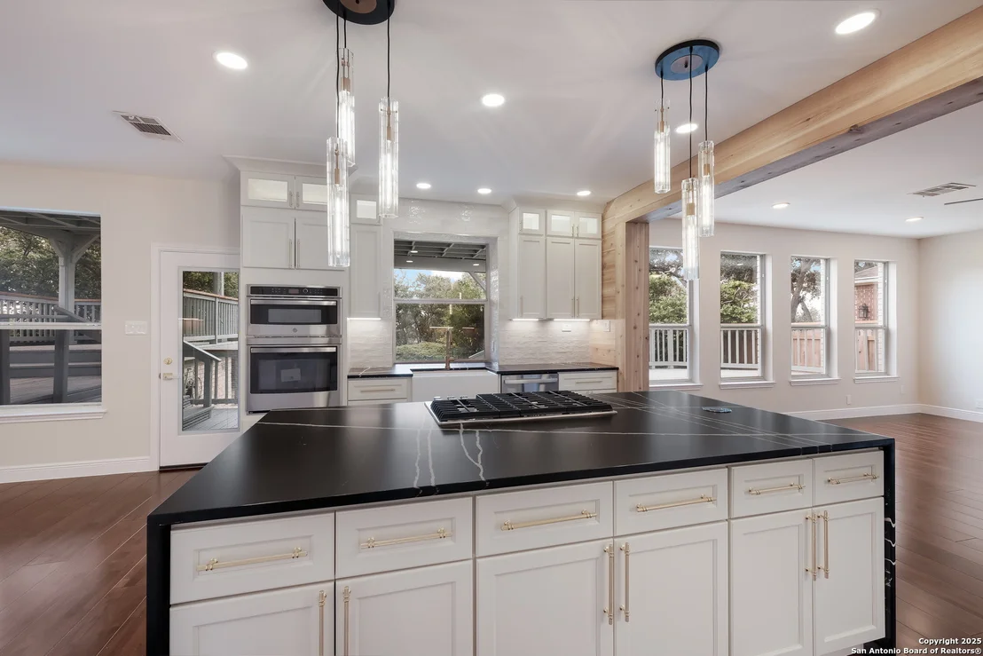 Photo of 726 Mello Oak